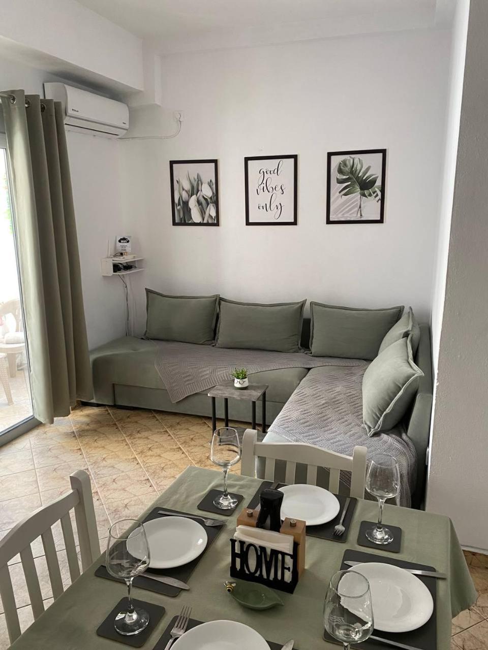 Happy Apartment Sarandë Eksteriør billede